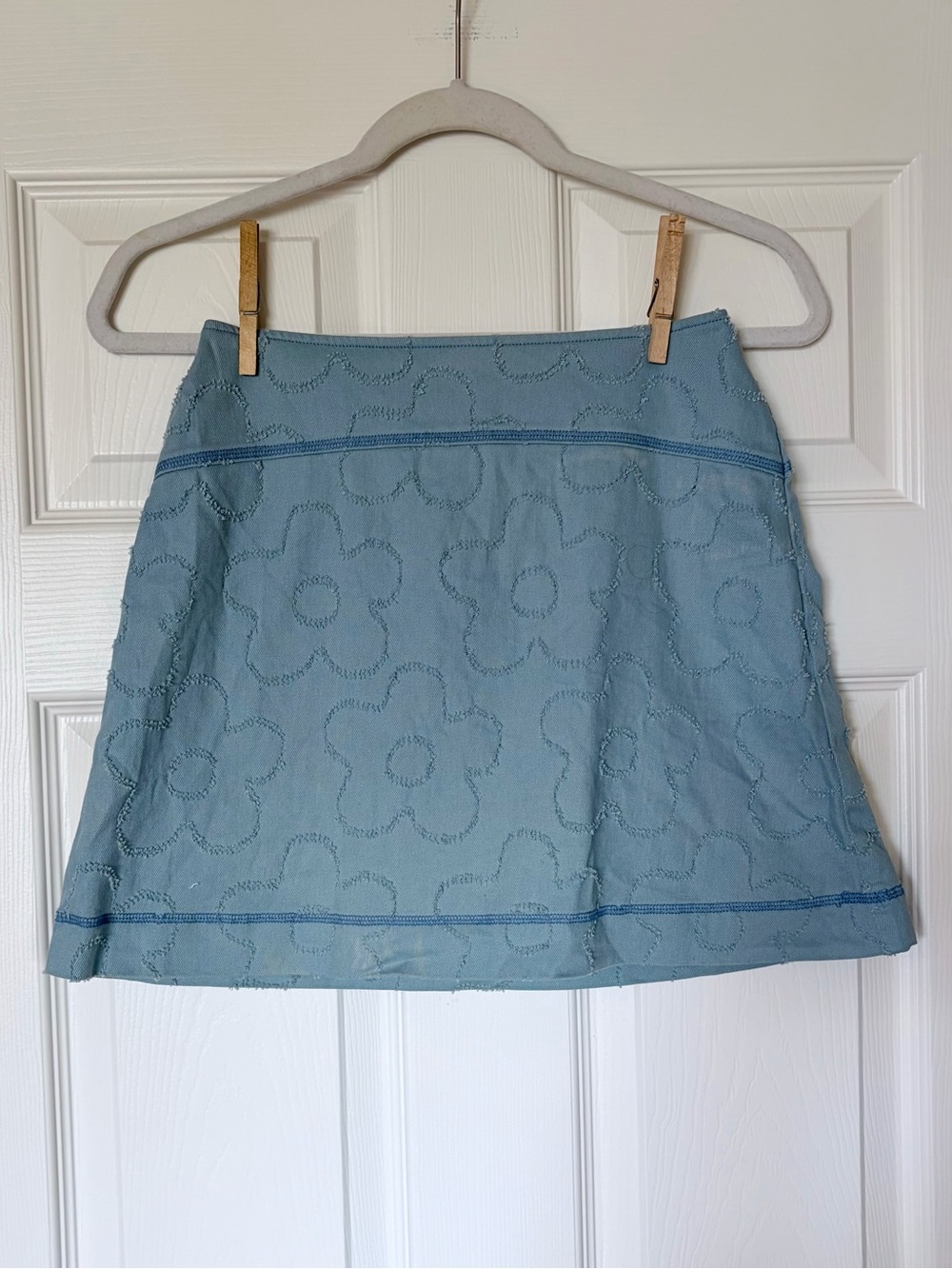Urban Outfitters Blue Mini Skirt w Textured Flower Detail — Size XS